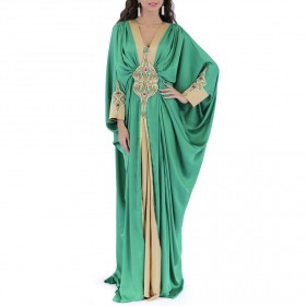 سلمى خان – جلابية الحرير الخالص بلون الزمرّد