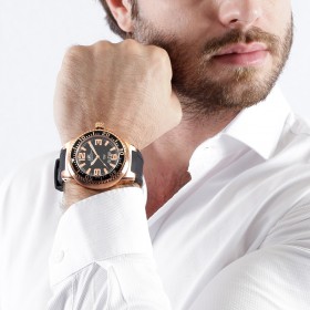 أدي كاي – ساعة ذهبية وردية مع قرص داخلي أسود وحزام مطاطي أسود