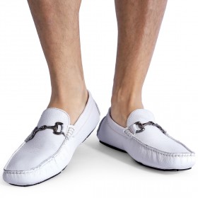 ميتاروتاندا – حذاء موكاسين من الجلد الأبيض