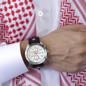 أوماكس – ساعة الجلد الأسود باللون الذهبي